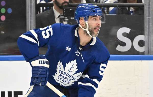 Kapteeni palaa: Mark Giordano asetettu Toronto Maple Leafs "Lineup