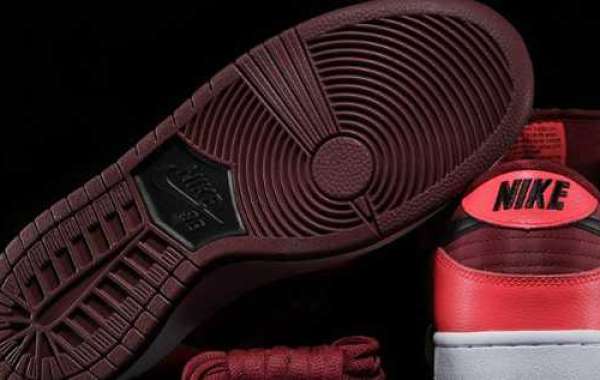 Powerful style: Nike Dunk Low SB Laser Crimson